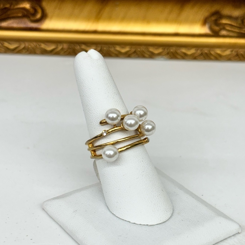 Pearl Spiraling Ring - Stainless Steel